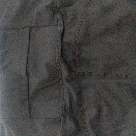 Women's Waistband Pocket Leggings - Picture 3 of 9